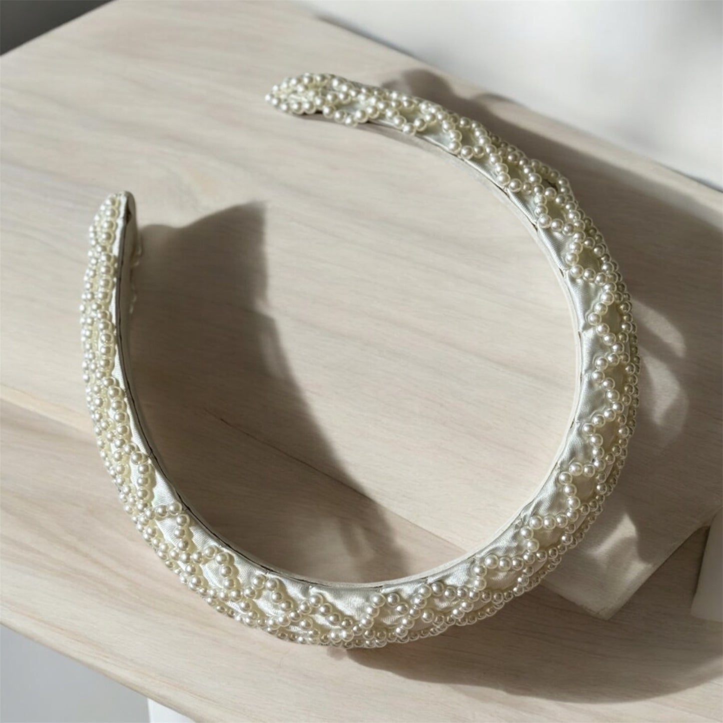 Pearl Radiance: White Pearl Headband for Special Occasions