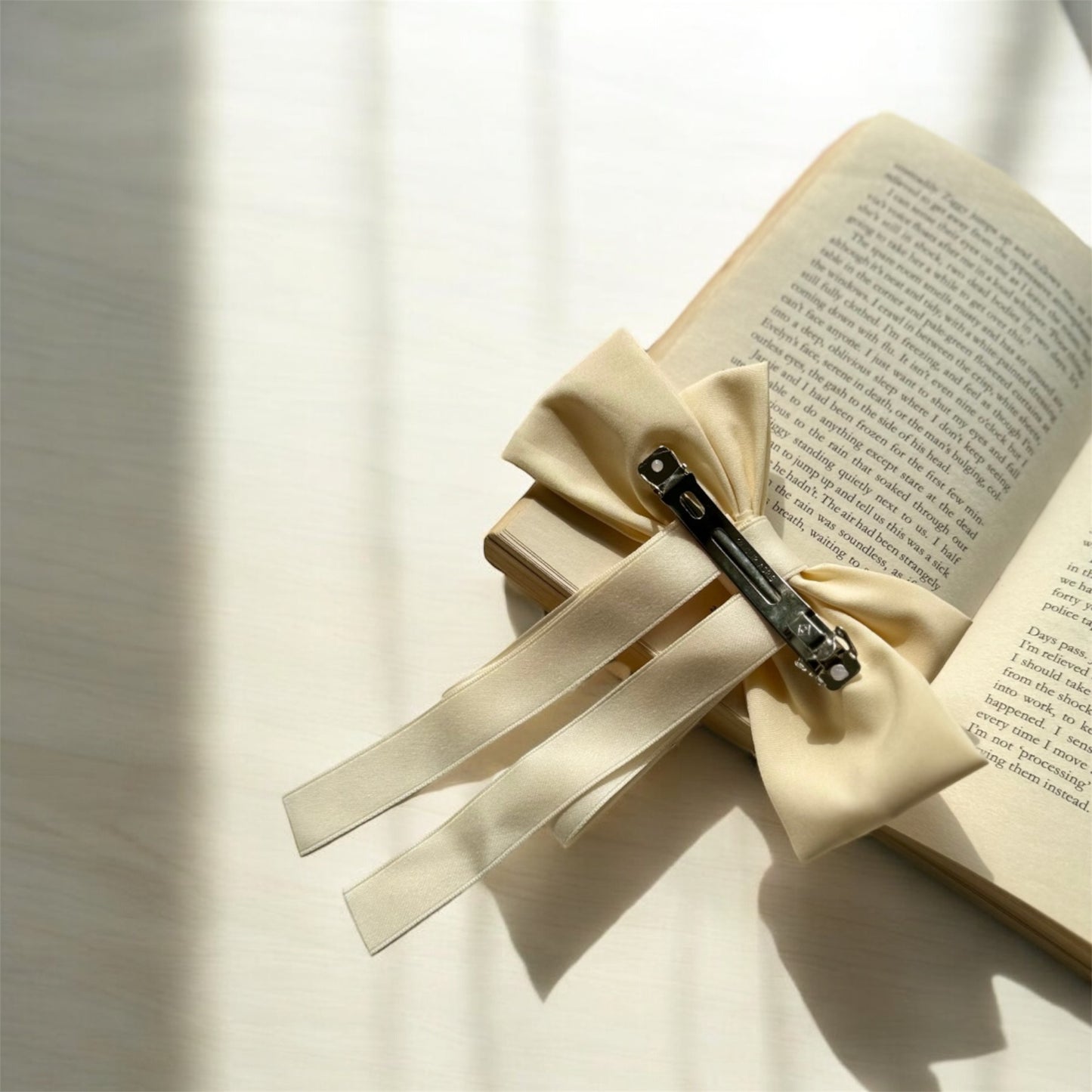 Creamy Elegance: Handcrafted Bow Clip in Cream