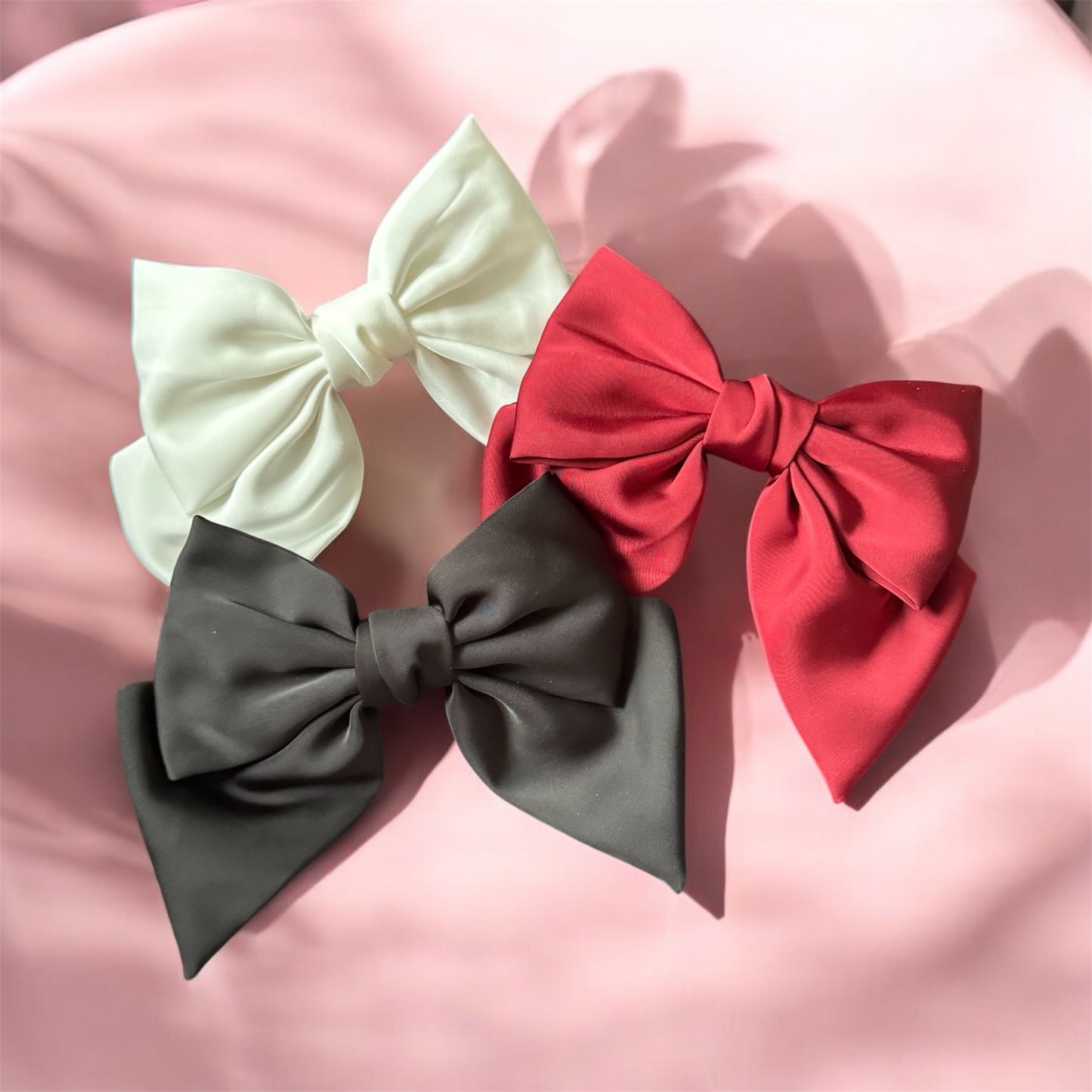 Burgundy Bow Hair Clip: Elegant & Chic Accessory