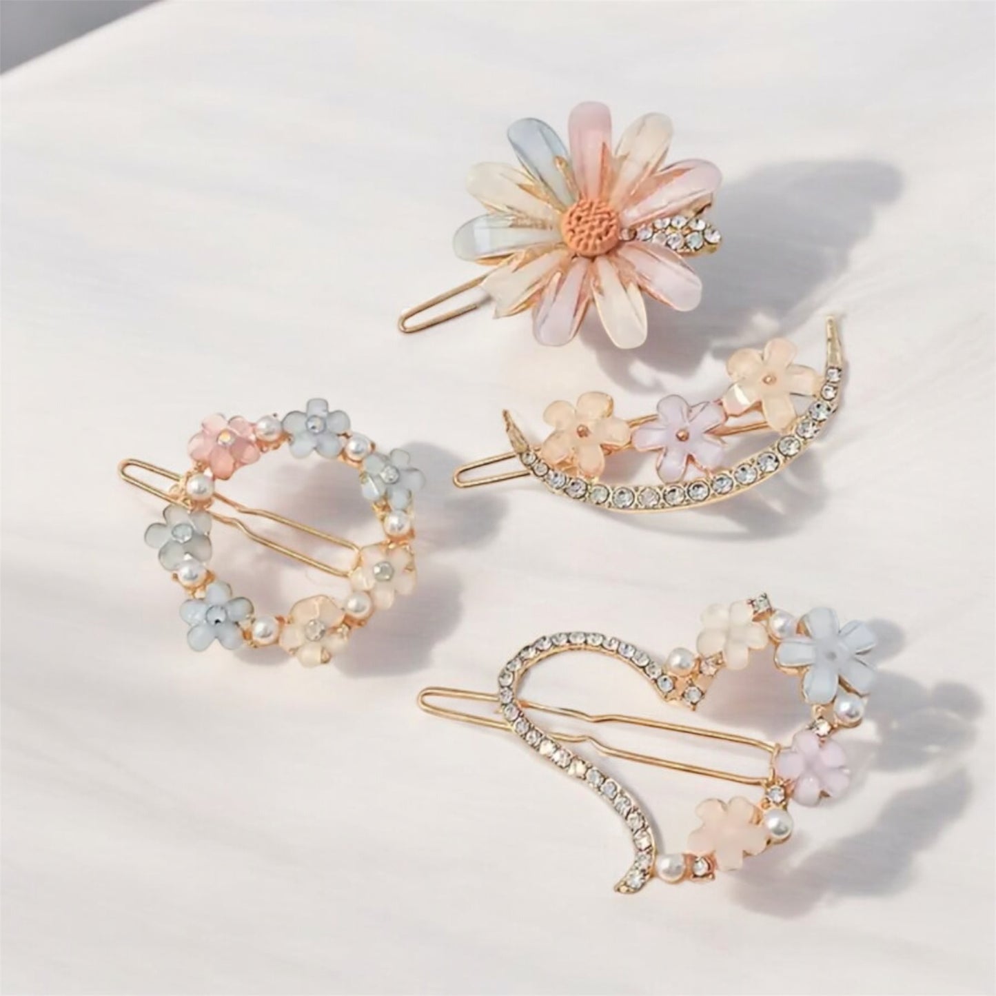 Blooms on the Go: Set of 4 Small Hair Clips with Delicate Flower Details