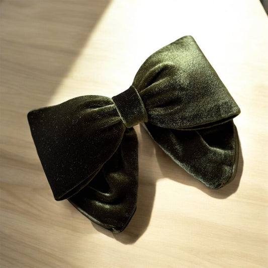 Green Velvet Barrette Hair Clip: Elegant & Luxurious Hair Accessory