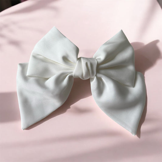 White Bow Hair Clip: Elegant & Chic Accessory