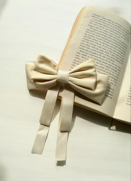 Creamy Elegance: Handcrafted Bow Clip in Cream