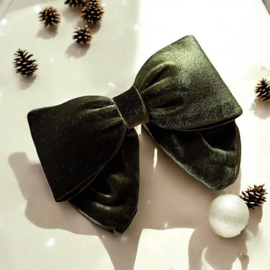 Green Velvet Barrette Hair Clip: Elegant & Luxurious Hair Accessory