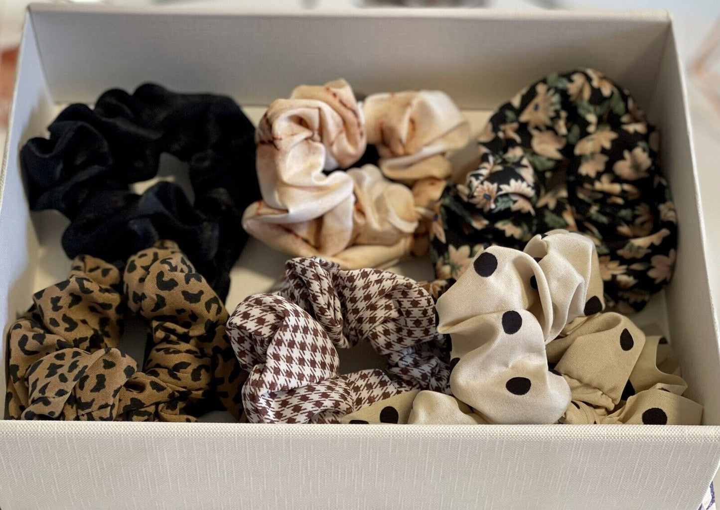 Essential Chic: Pack of 6 Vintage Hair Bow Scrunchies